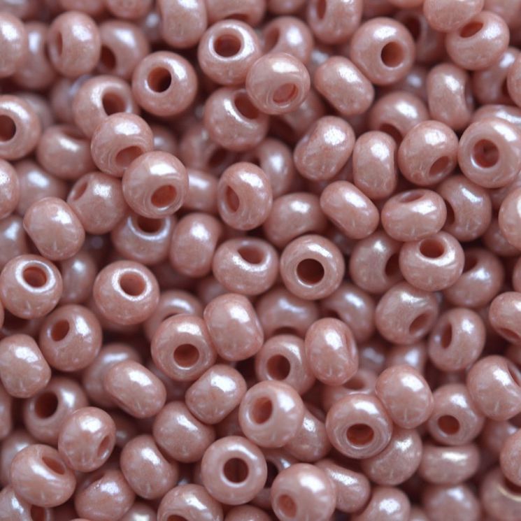 Бисер Preciosa 07631 перламутровый увядшая роза