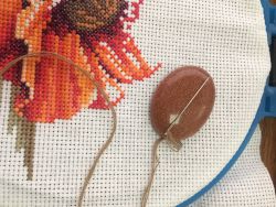 а07170 Магнит для игл (Кабошон из авантюрина овал, 30*40*8мм)