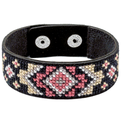 Набор для вышивания нитками на искусственной коже ВОЛШЕБНАЯ СТРАНА FLHL-033 2.2х22см